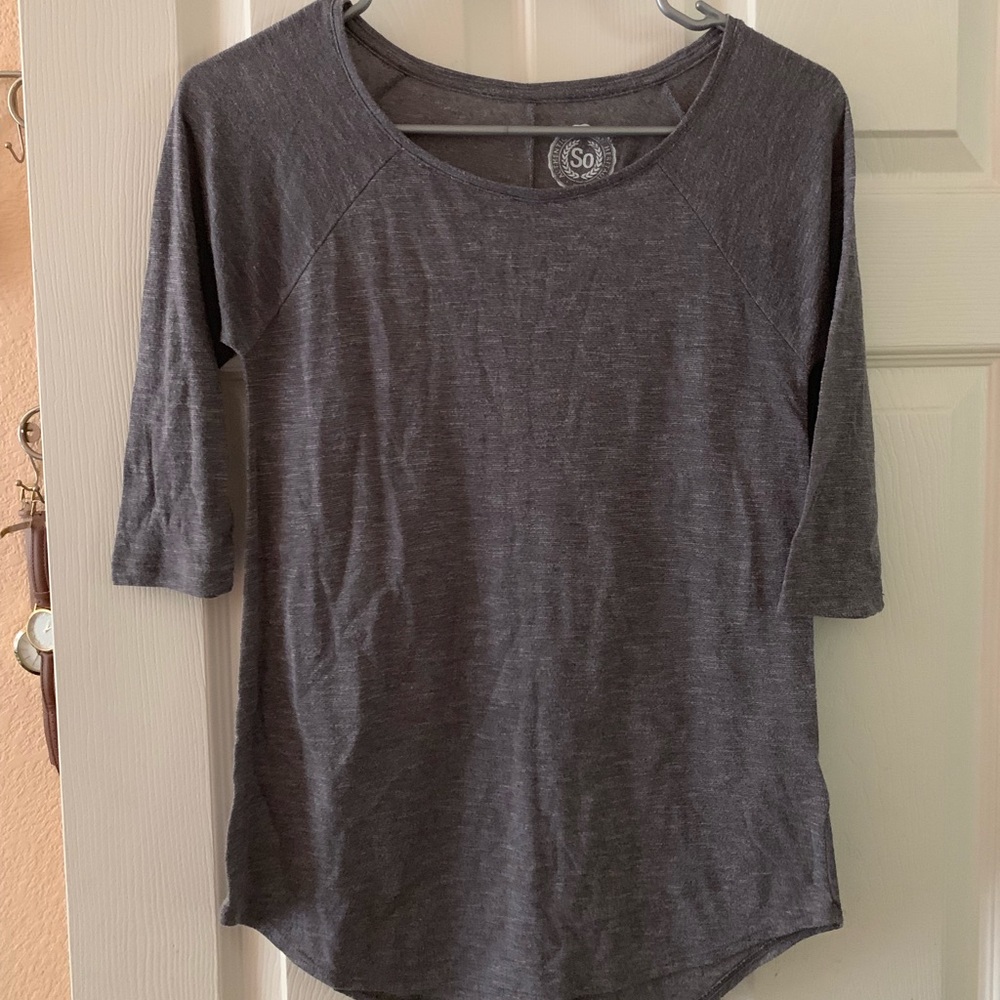 👕 2 FOR $10 👕 - Picture 4 of 6